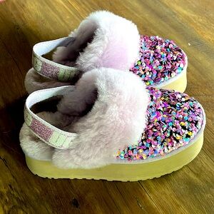 UGG FUNKETTE STELLAR SEQUIN LILAC FROST SANDAL